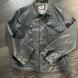 🍍LEVIS JACKET🍍sz XL PIT TO PIT 22”🍍length 28”🍍